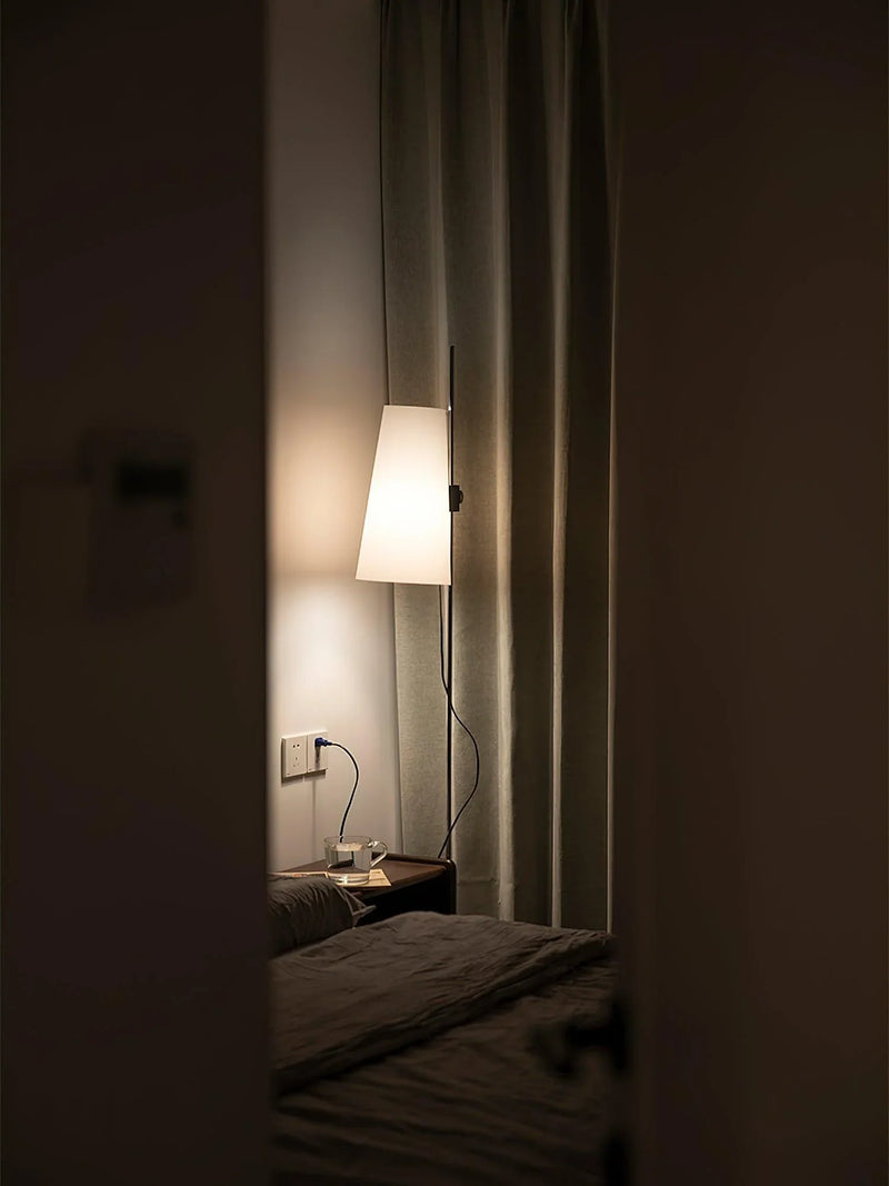 Lupe_Floor_Lamp_3