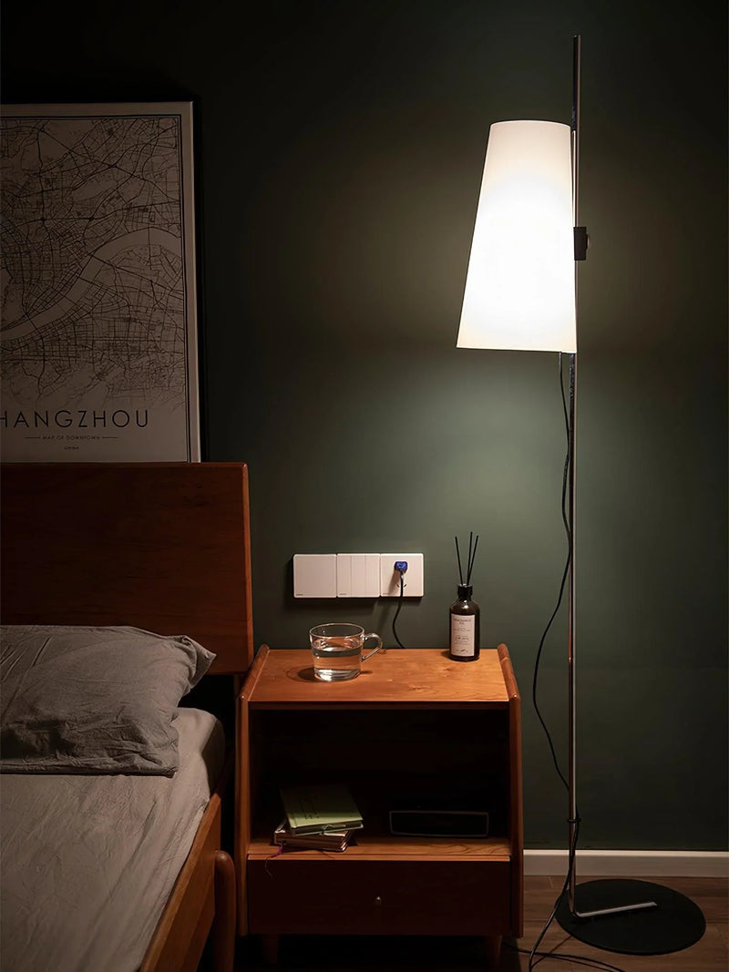 Lupe_Floor_Lamp_4