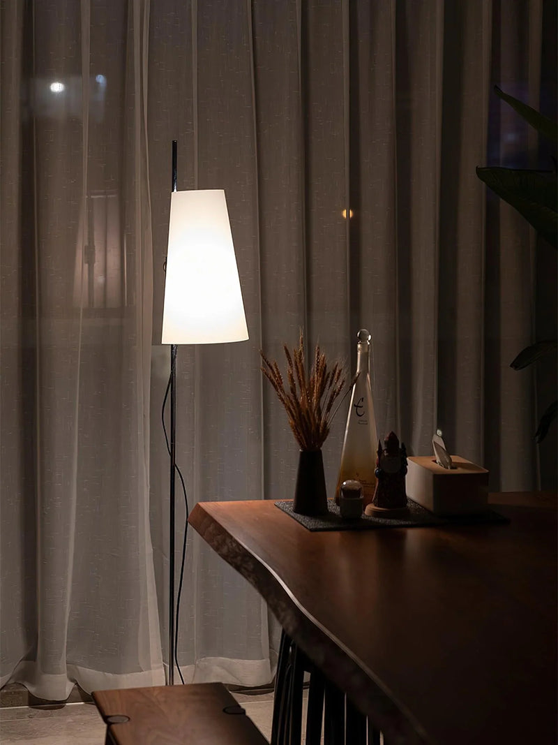 Lupe_Floor_Lamp_5