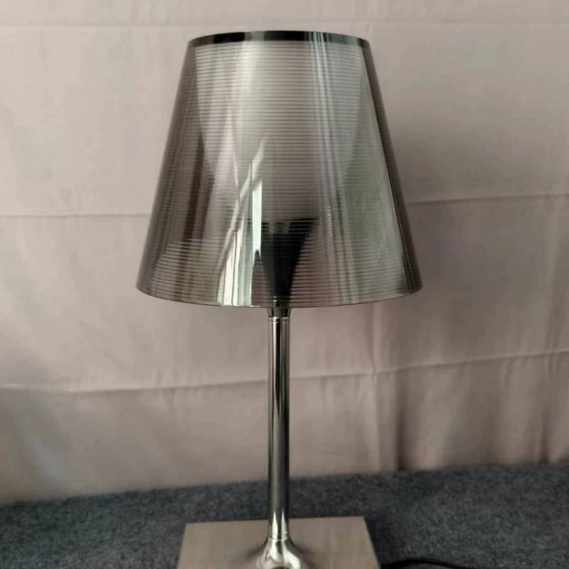 Magic_Color_Ribbed_Table_Lamp_4