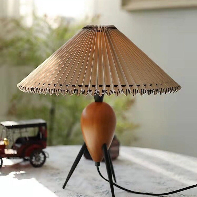Mani_Table_Lamp_02