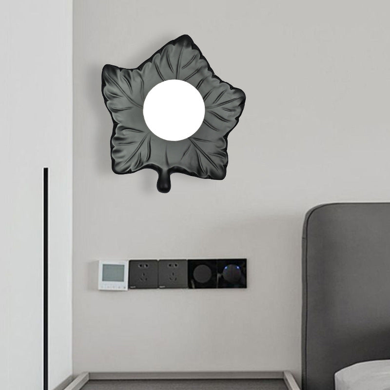 Maple_Leaf_Wall_Lamp_02