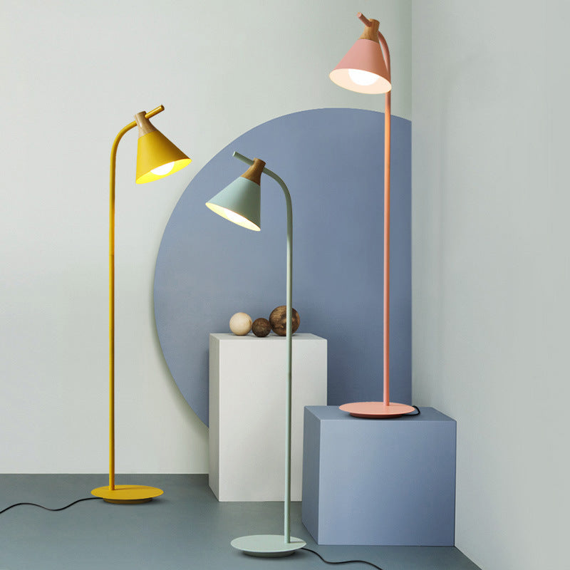 Minimalist_Macaron_Floor_Lamp_1