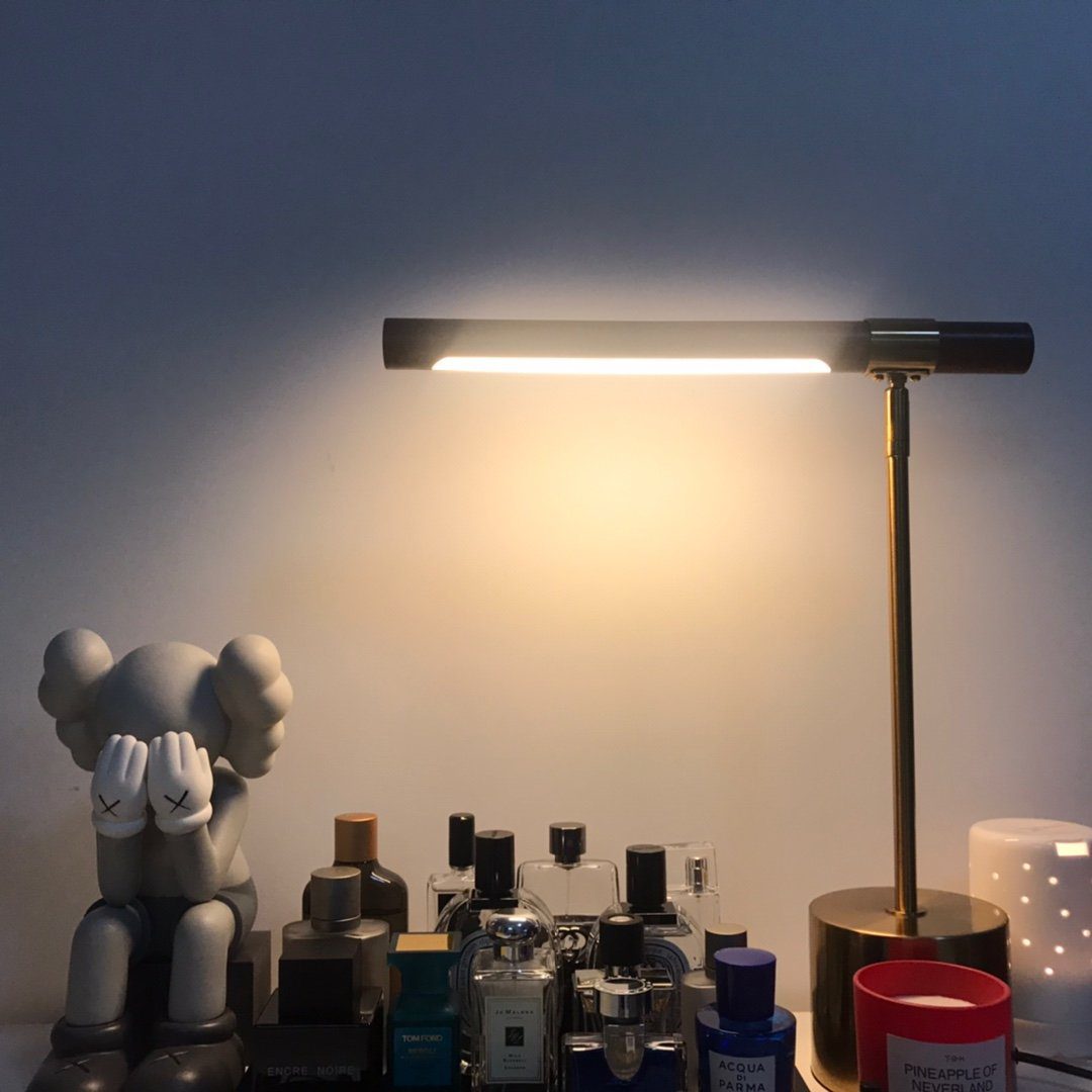 Modern_Linear_Wood_Table_Lamp_2