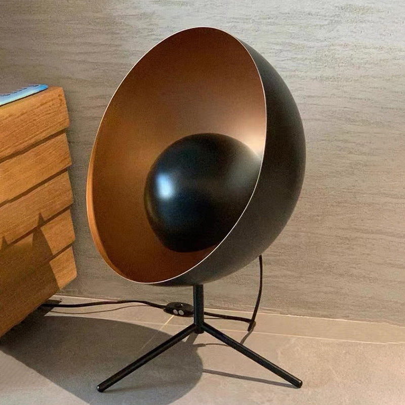 NYKO_Satellite_Table_Lamp_01