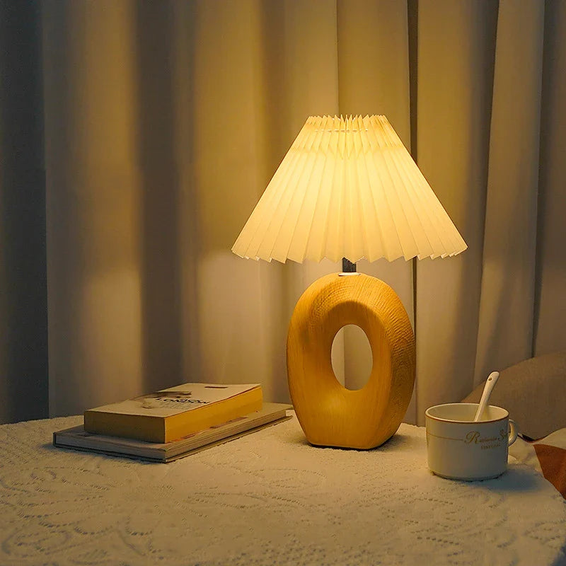 Nordic_Retro_Table_Lamp_06