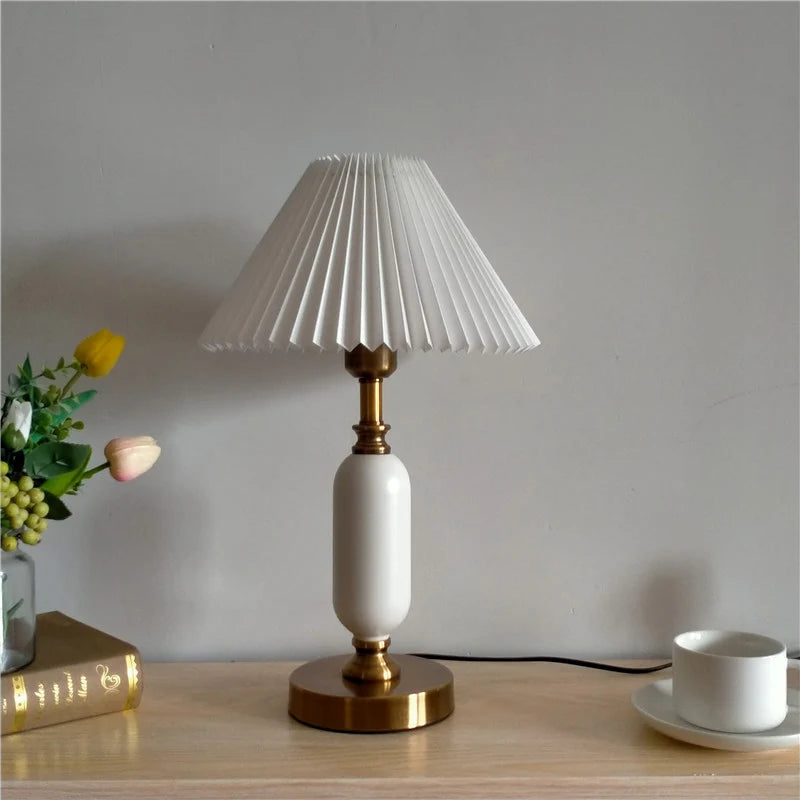 Pleated_Table_Lamp_03