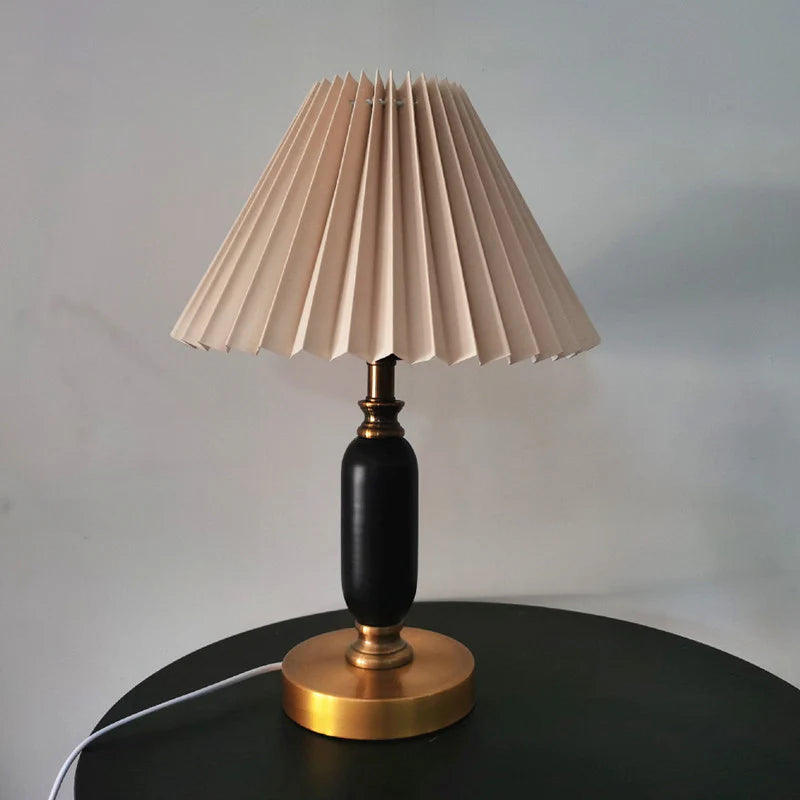 Pleated_Table_Lamp_10