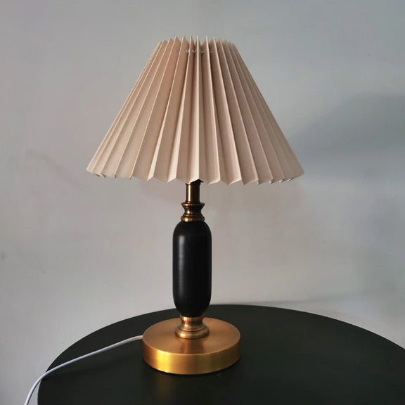 Pleated_Table_Lamp_10
