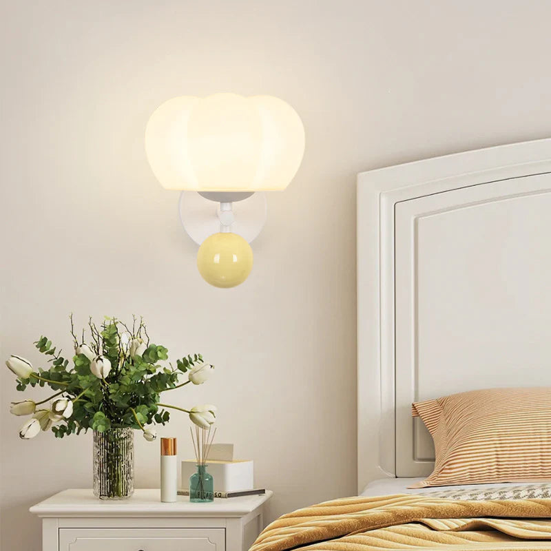 Pumpkin_Cream_Wall_Lamp_02