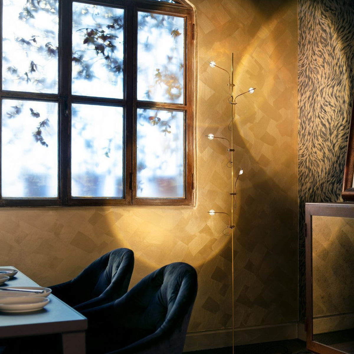 Radiant_Spire_Floor_Lamp_3