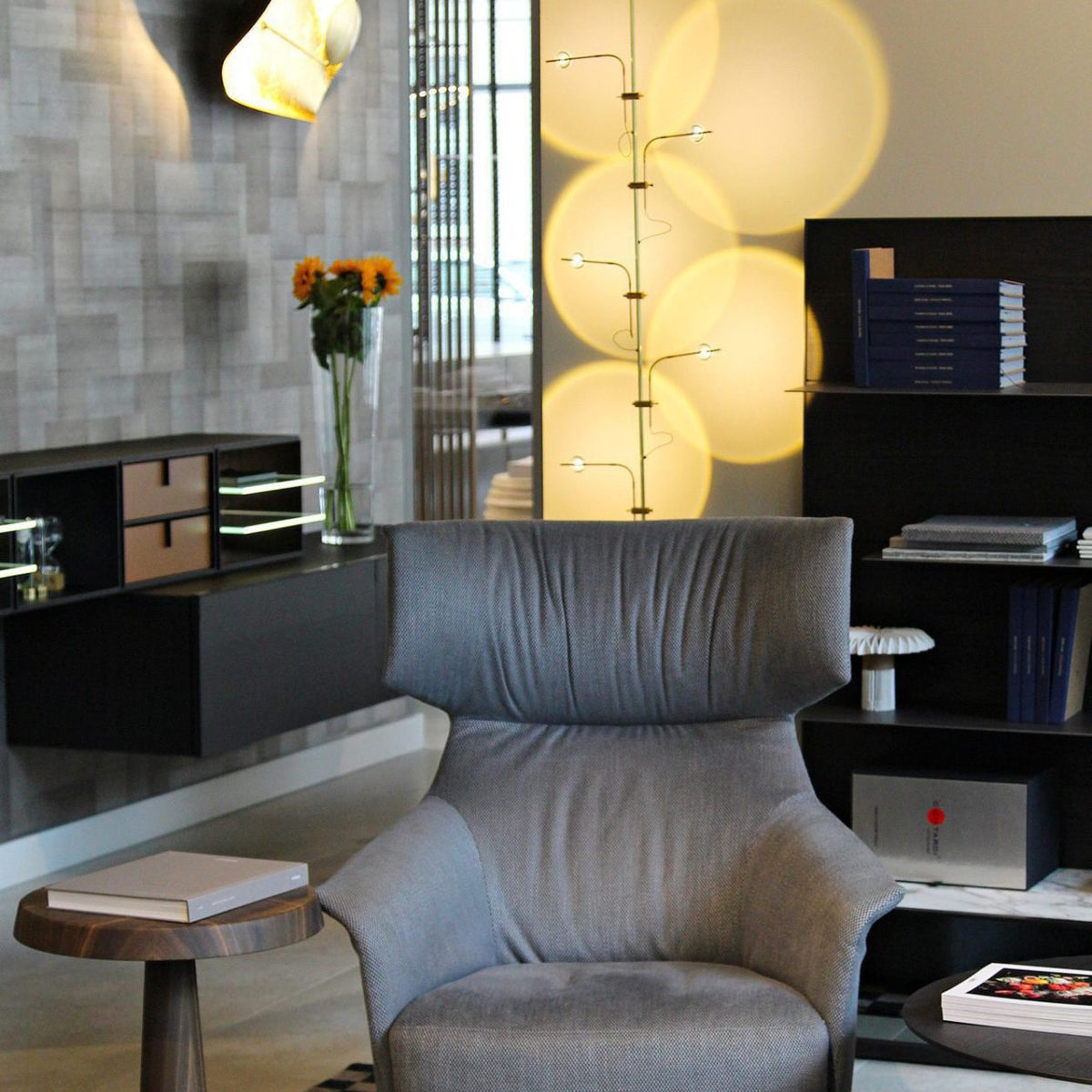 Radiant_Spire_Floor_Lamp_5