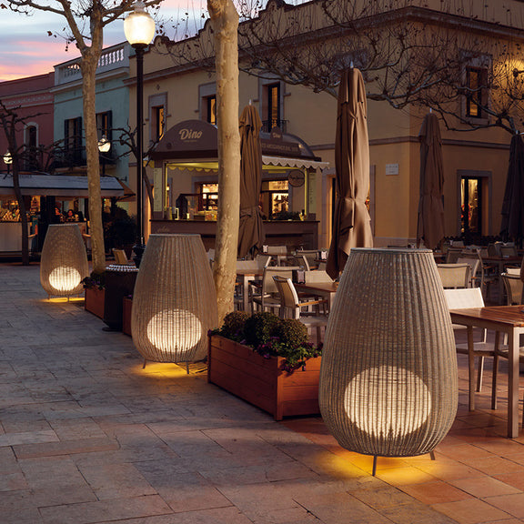 Rattan_Outdoor_Lamp_01