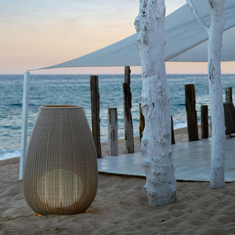 Rattan_Outdoor_Lamp_04