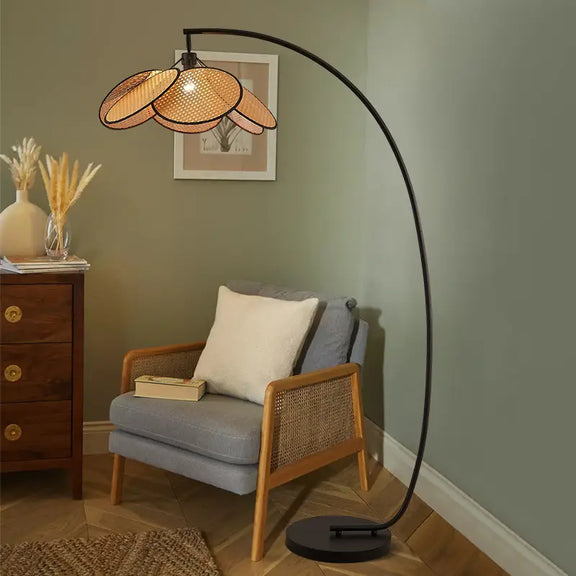 Rattan_Petal_Floor_Lamp_4