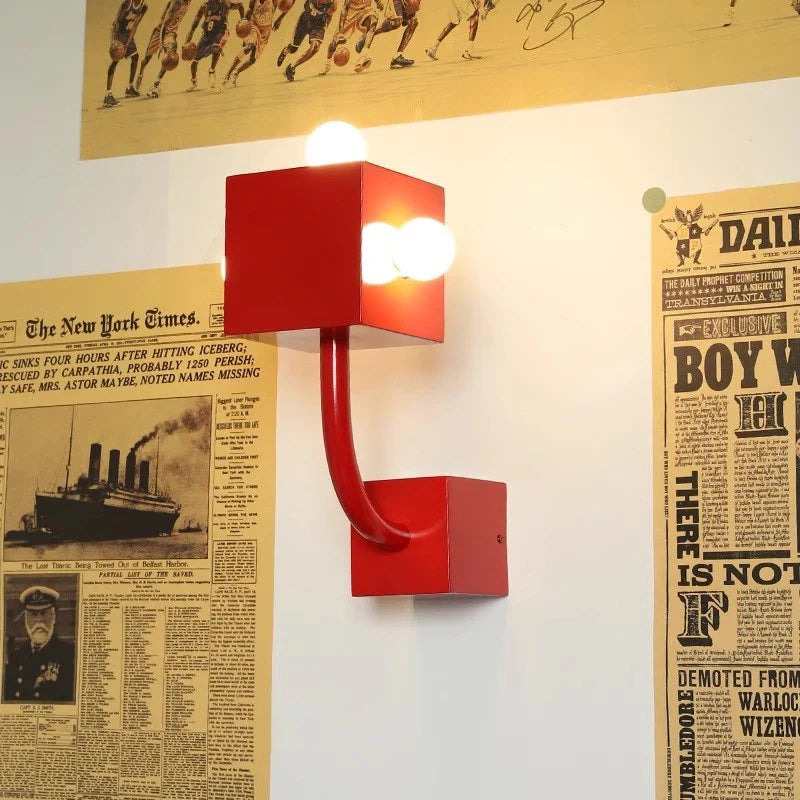 Red_Cube_Wall_Lamp_02