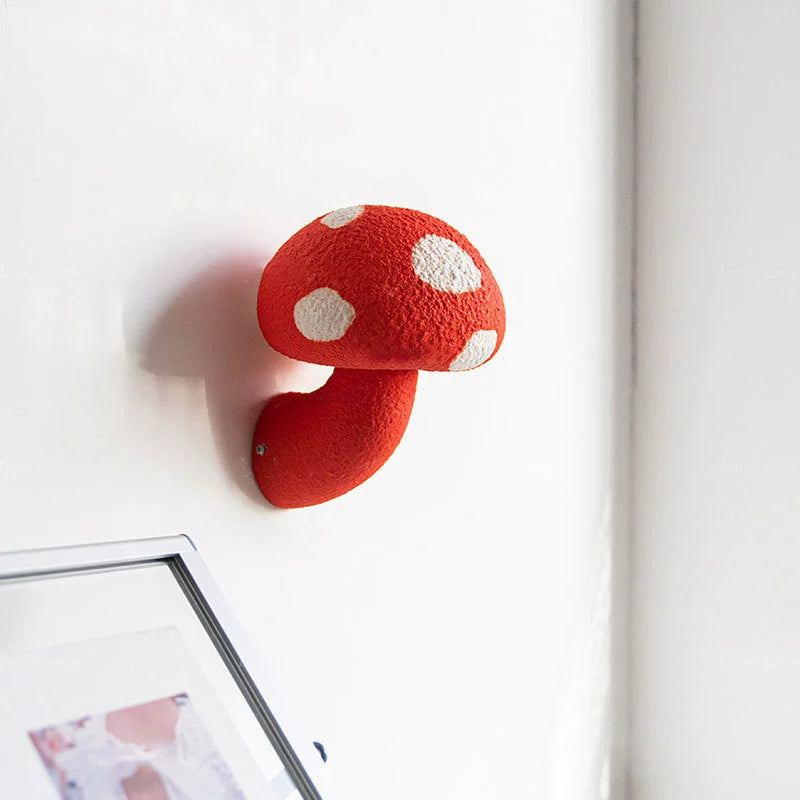 Red_Mushroom_Wall_Lamp_1