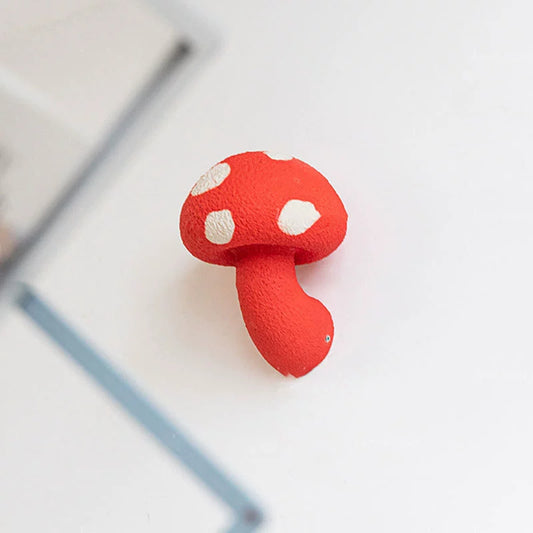 Red_Mushroom_Wall_Lamp_3