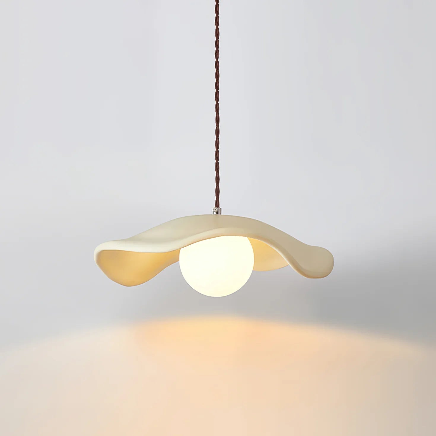 Resin_Hat_Pendant_Lamp_02