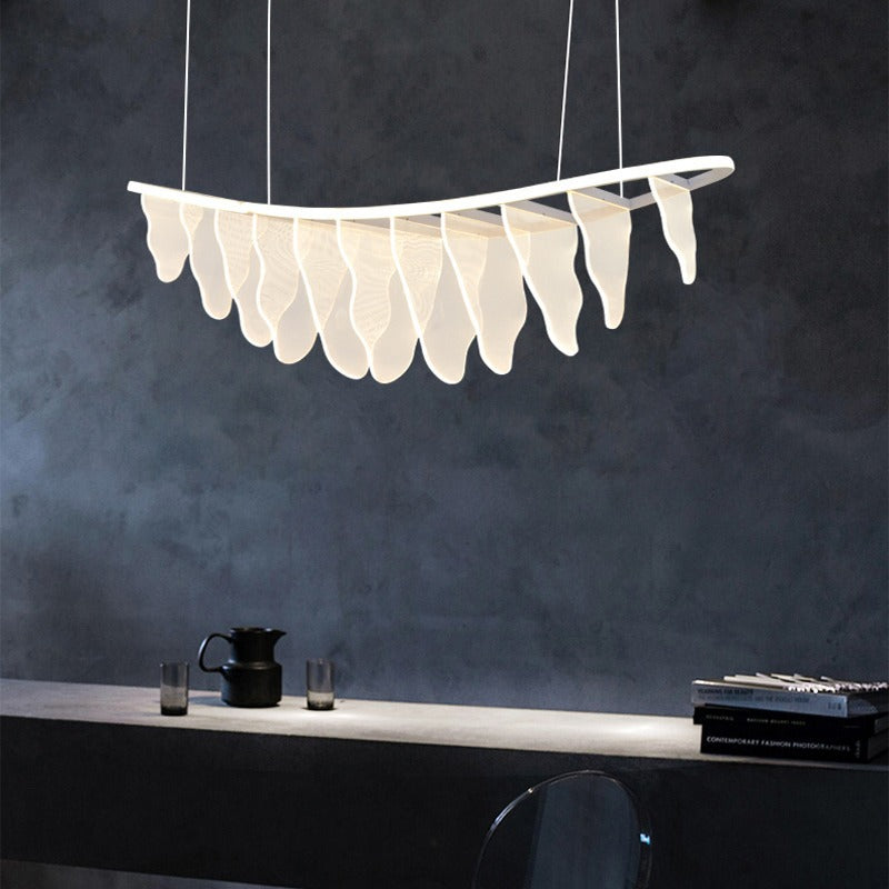 Sailboat-Shaped_Chandelier_01