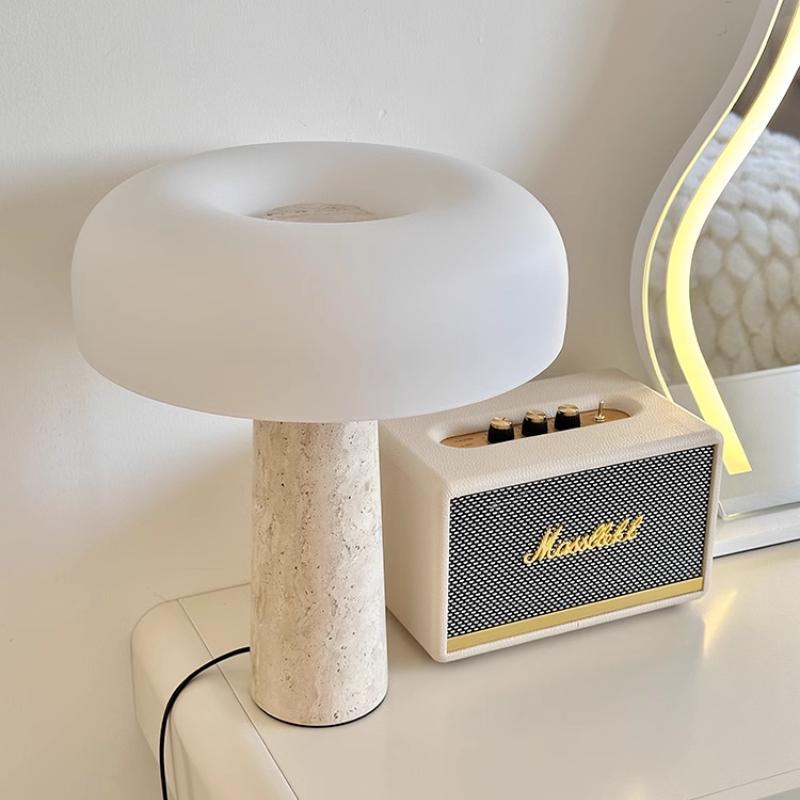 Seravi_Table_Lamp_01
