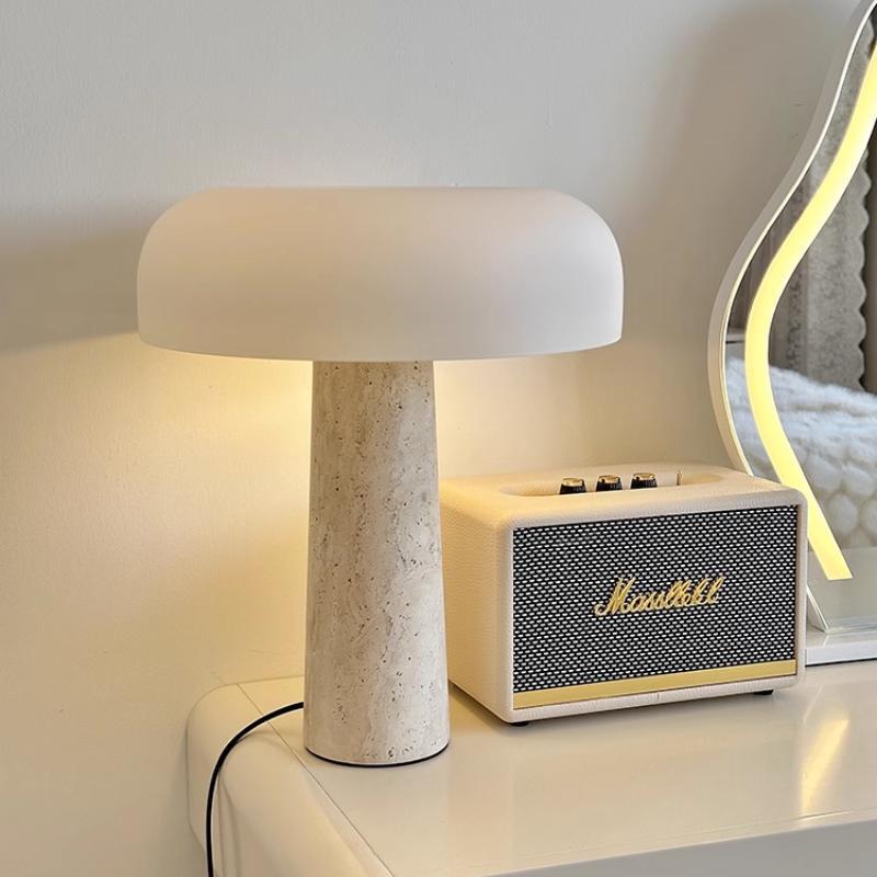 Seravi_Table_Lamp_02