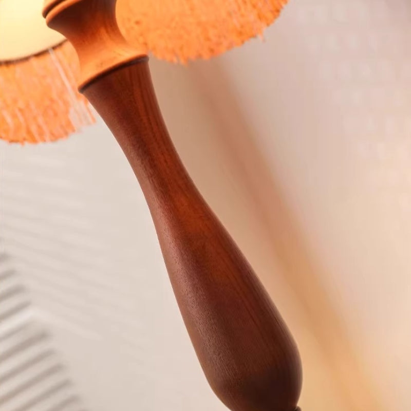 Seriny_Tassel_Floor_Lamp_03