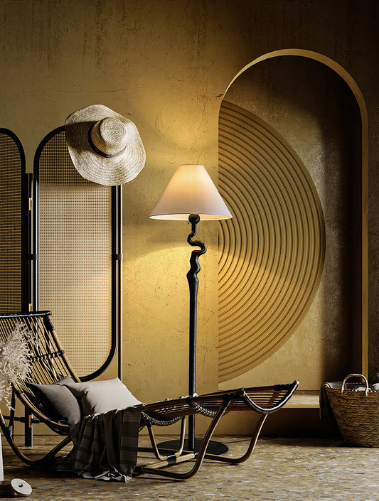 Serpentine_Twist_Floor_Lamp_3