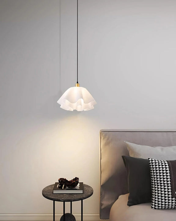 Simple_Petal_Pendant_Lamp_06