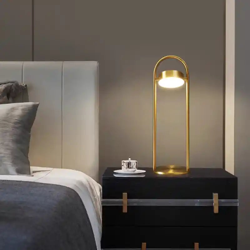 Simple_Round_Table_Lamp_08