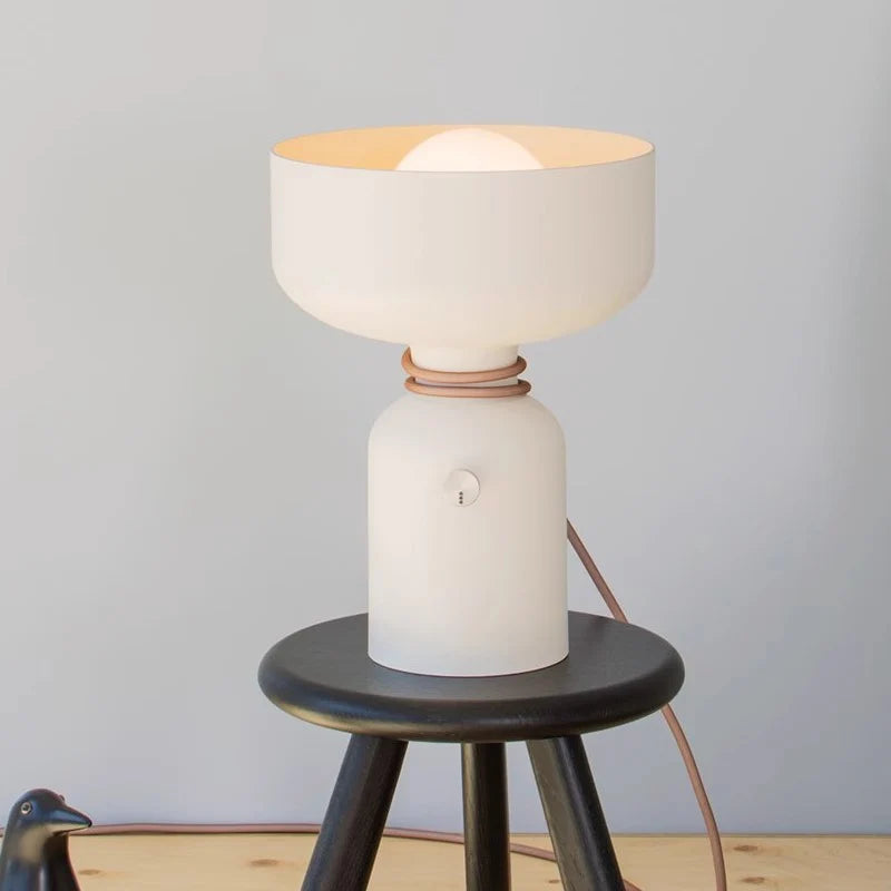 Spotlight_Volumes_Table_Lamp_9