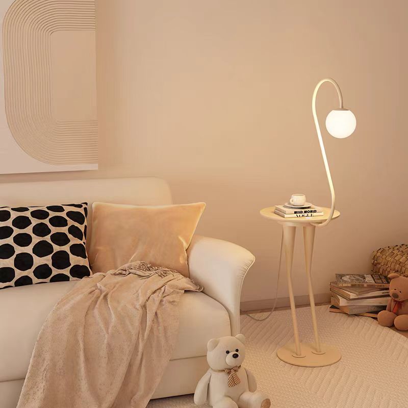 Swan_Floor_Lamp_02