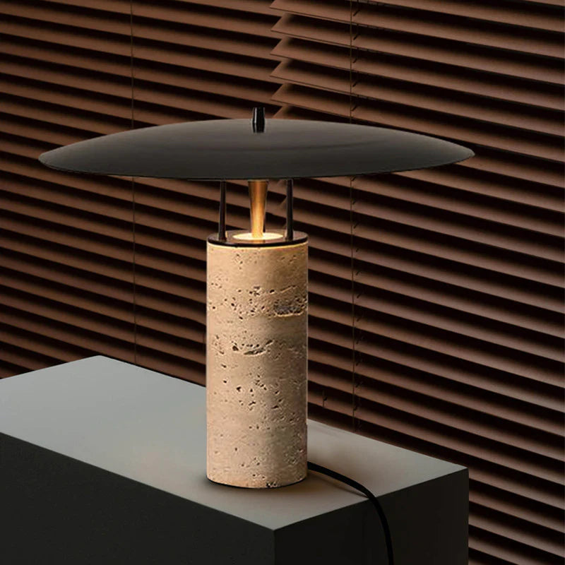 Thousand_Feather_Table_Lamp_01