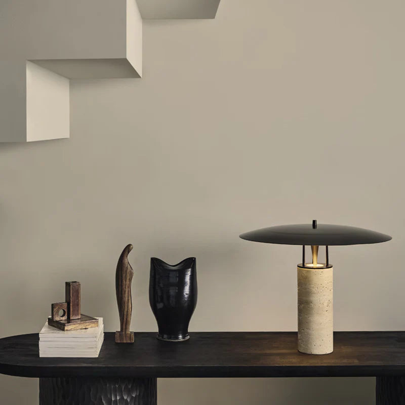 Thousand_Feather_Table_Lamp_04