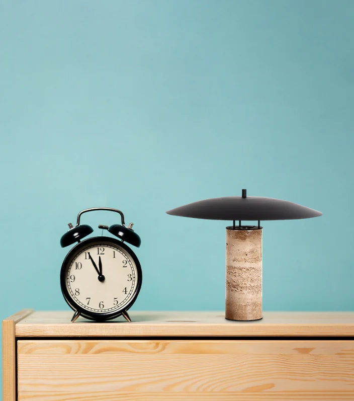 Thousand_Feather_Table_Lamp_07