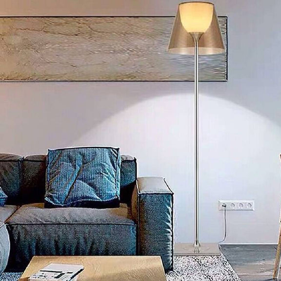 Transparent_Goblet_Floor_Lamp_7