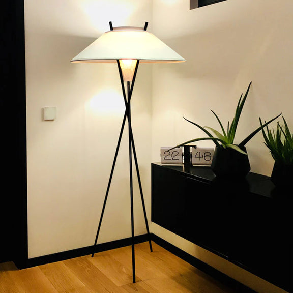 Triangle_Art_Floor_Lamp_9