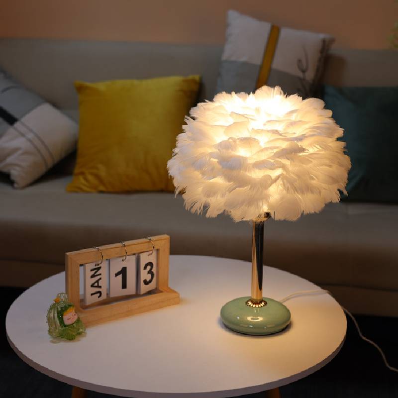 White_Feather_Table_Lamp_10