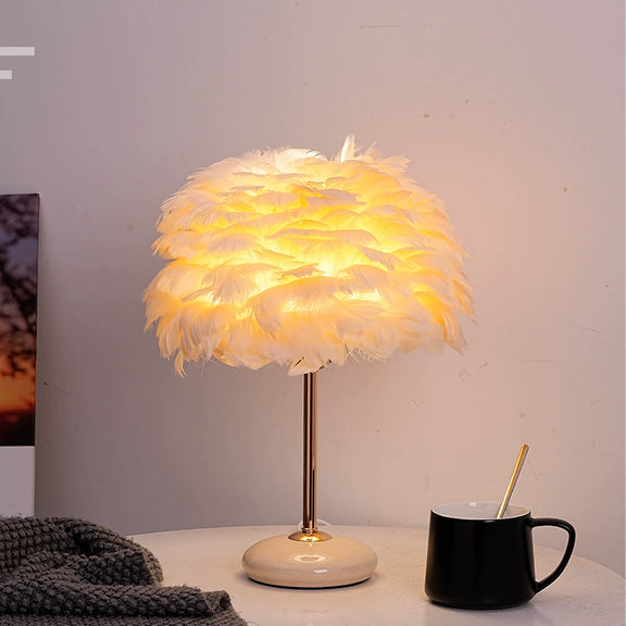 White_Feather_Table_Lamp_2