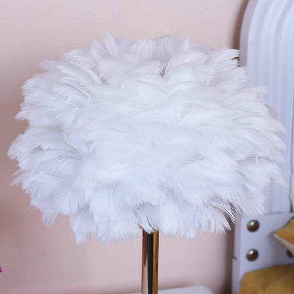 White_Feather_Table_Lamp_9