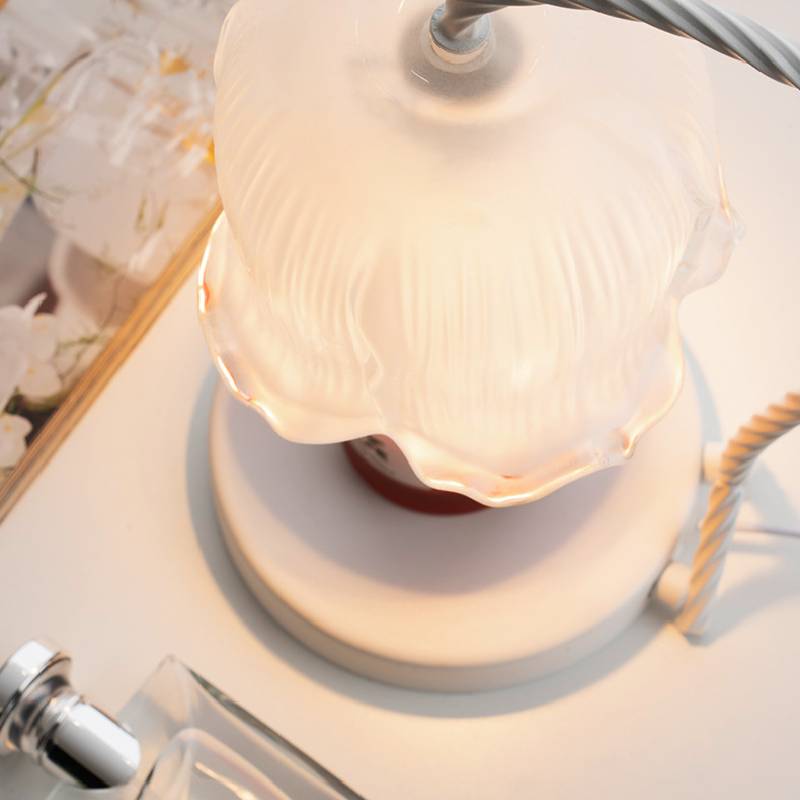 White_Tulip_Table_Lamp_7