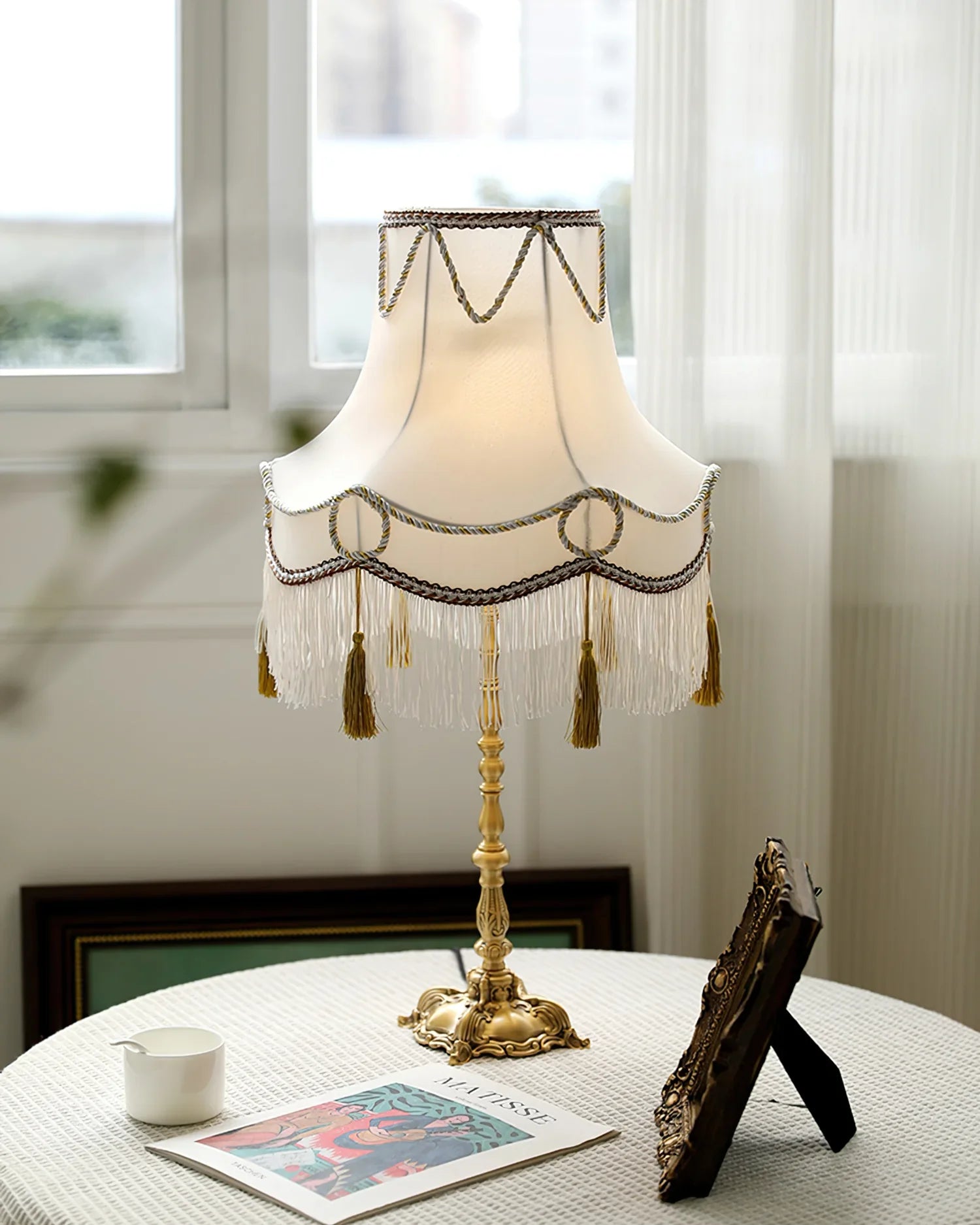 Wiener_Tassel_Table_Lamp_2