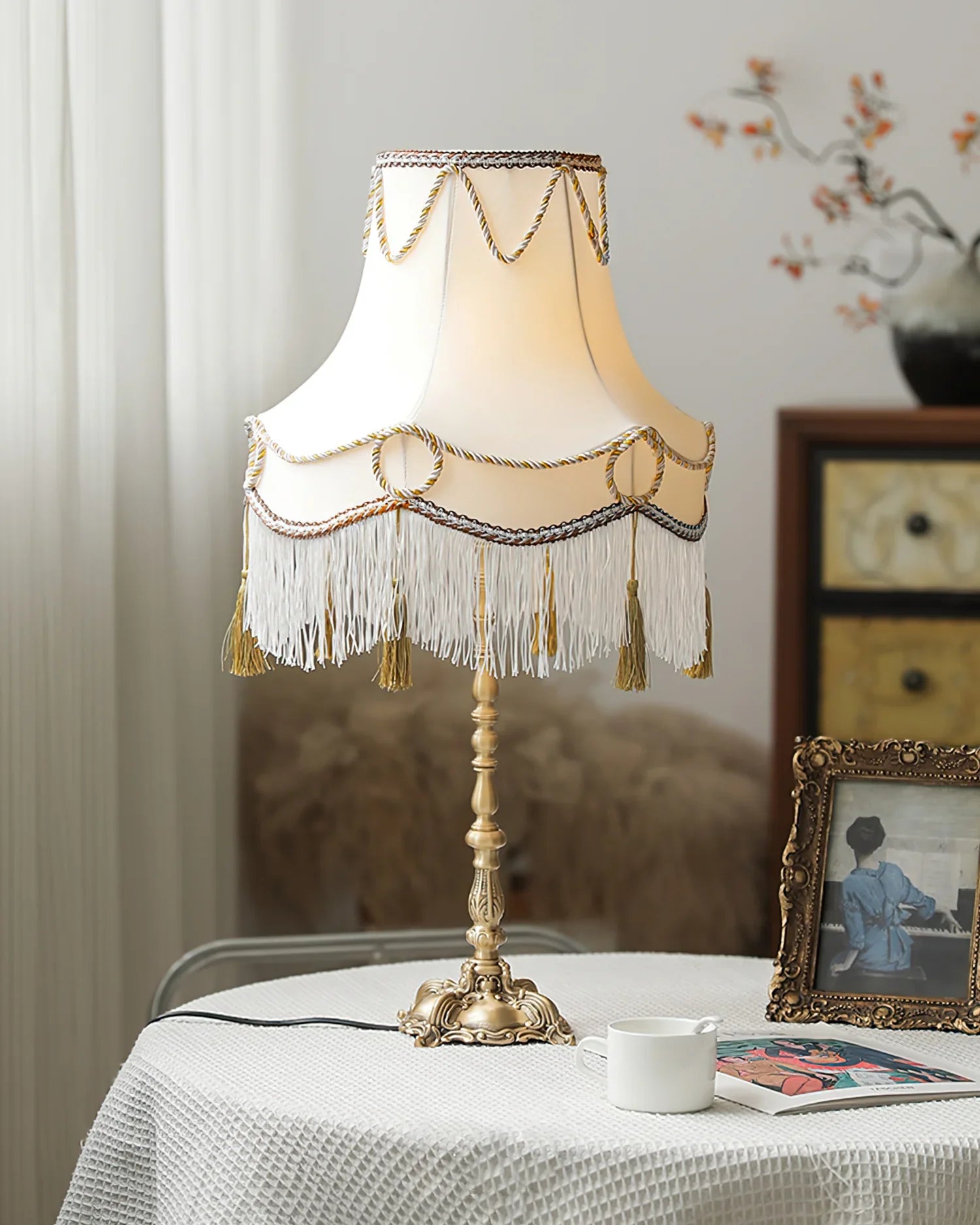 Wiener_Tassel_Table_Lamp_4