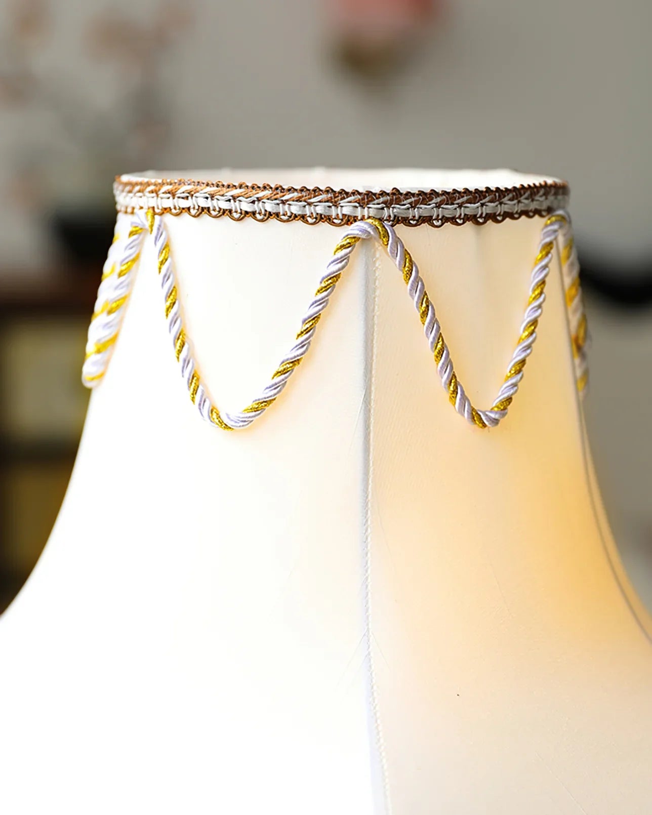 Wiener_Tassel_Table_Lamp_8