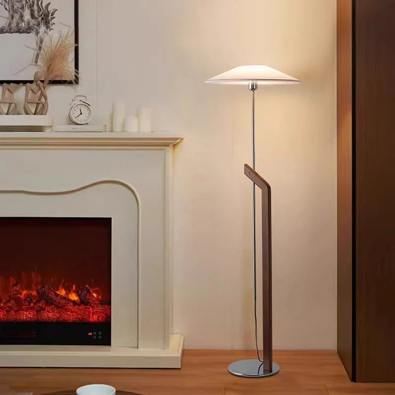 Yockey_Floor_Lamp_01