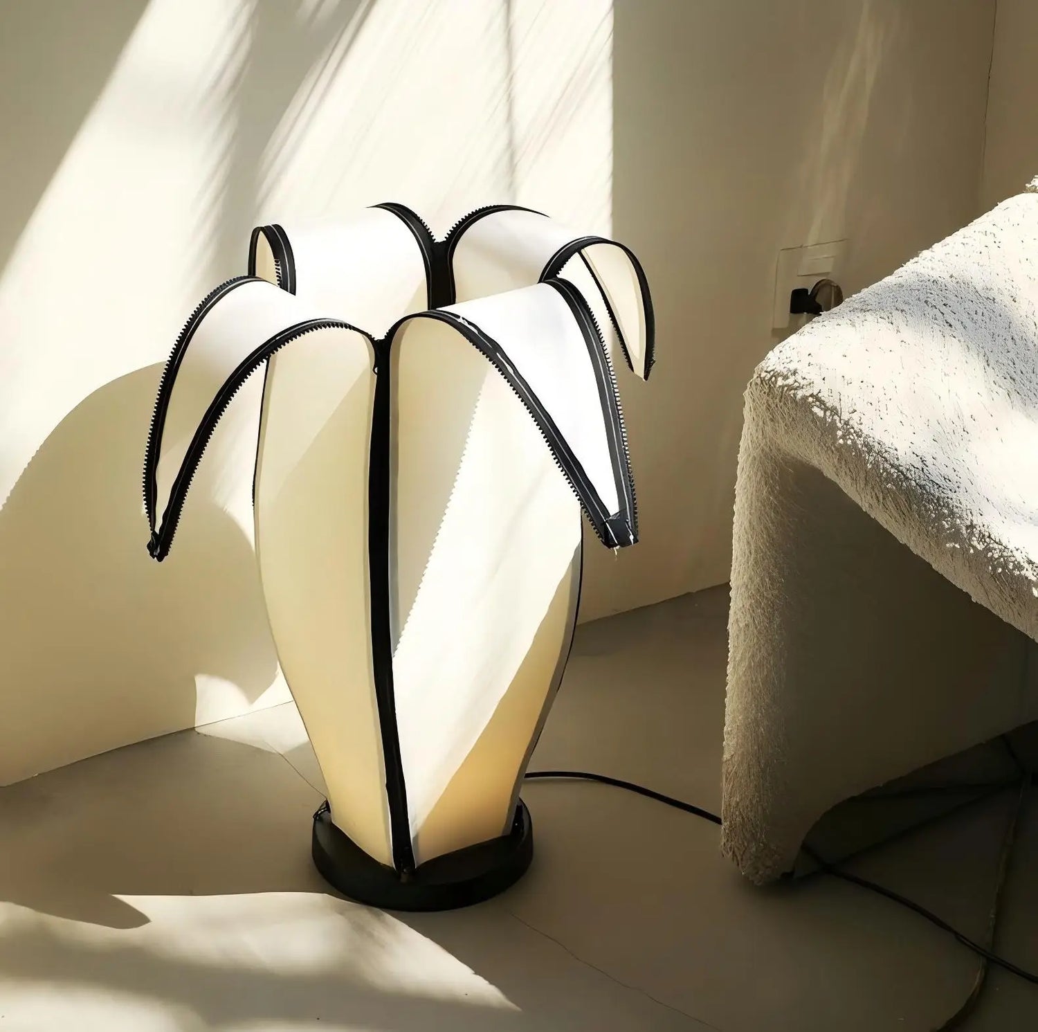 Zipper Banana Floor Lamp 15